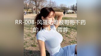 三男一女宾馆多人乱交,金发洋气小姐姐被前后夹击,小茓都被艹肿了