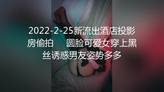 极品CP✅魔手》疯狂大胆坑神躲进商场女_厕独占一个坑位隔板缝中偸_拍各种B形妹子方便▲极限特写镜头快要碰到B了 (4)