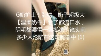 都躺浴缸了拉泡尿给她洗洗吧