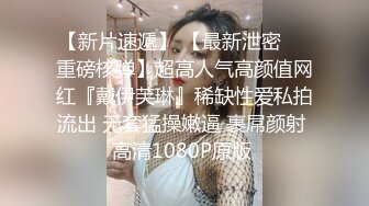 和女邻居衣服都没脱