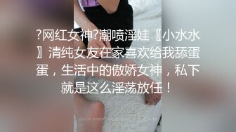 前后夹击黑丝美少妇，女上位骑乘双飞大战熟女，一个个骚的不要不要